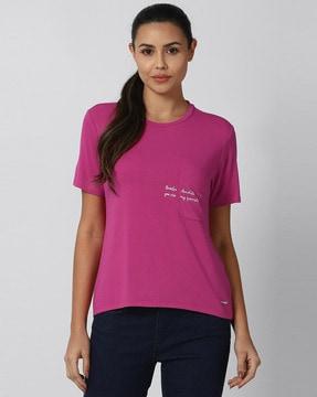 round-neck cotton top with patch pocket