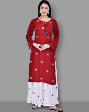 round neck embroidered straight kurta