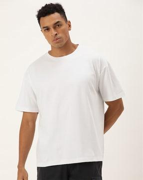 round-neck loose fit t-shirt