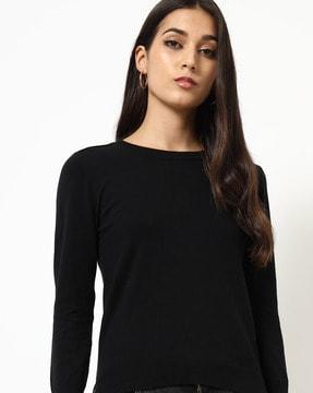 round-neck pullover with button accent