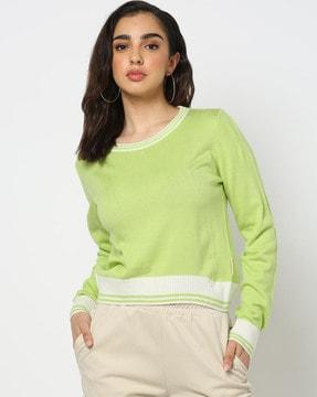 round-neck pullover with contrast hems