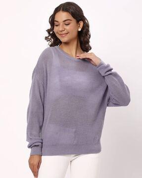 round-neck pullover with full sleeves