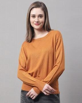 round-neck pullover with ribbed hem