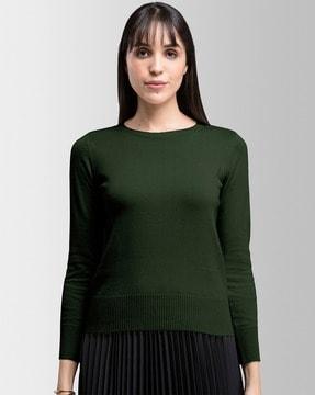 round-neck pullover with ripped hems