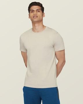 round-neck regular fit t-shirt