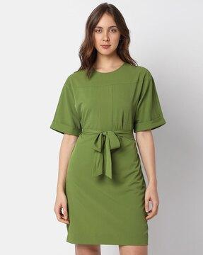 round-neck shift dress with tie-up belt