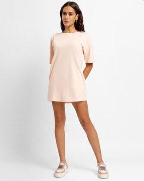 round-neck shift dress