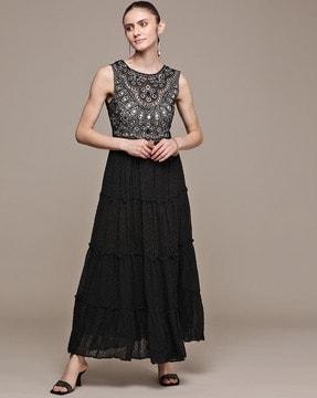 round-neck sleeveless embroidered long flared dress