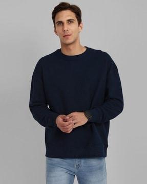 round-neck slip-on sweatshirt