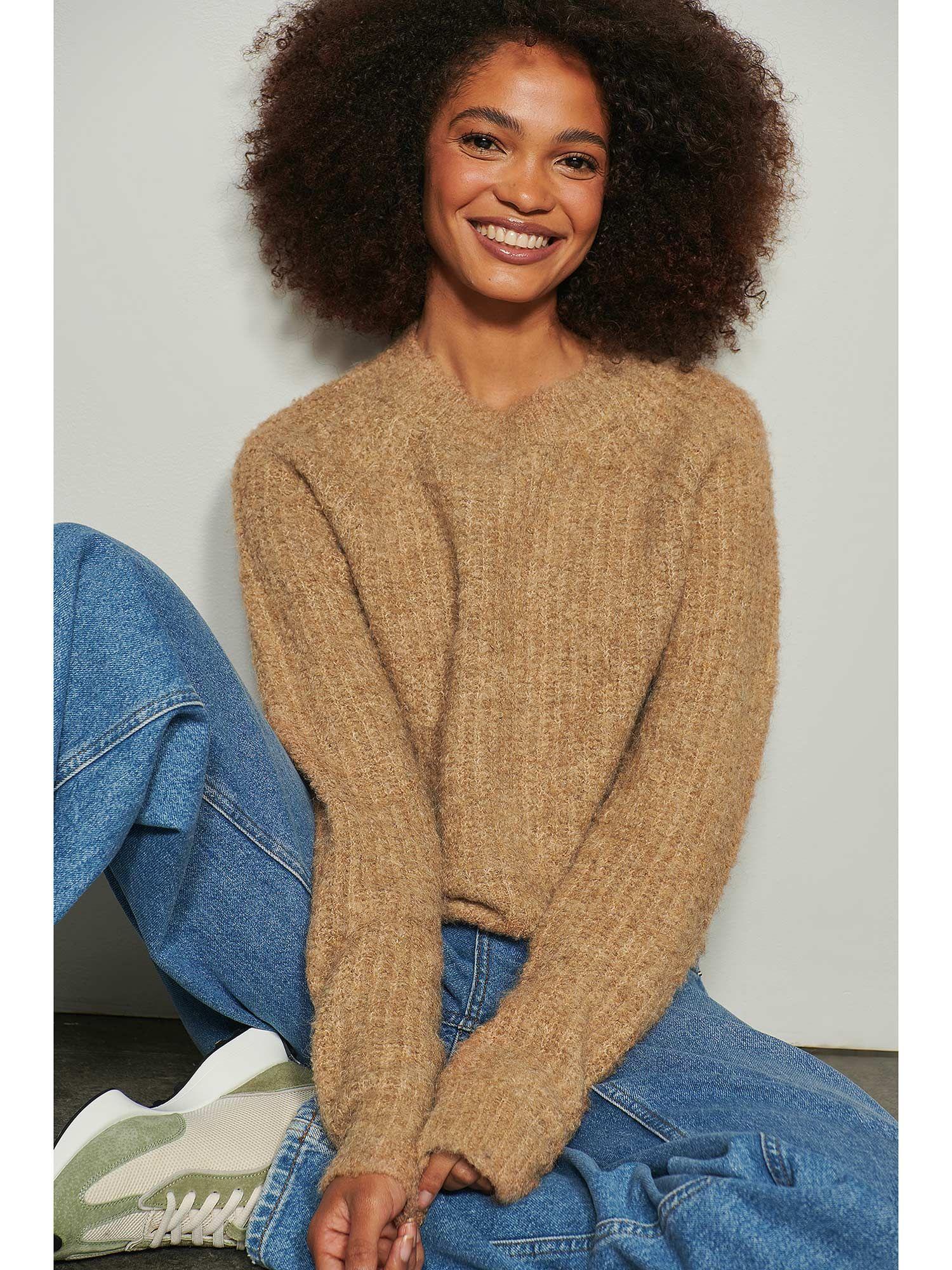 round neck soft sweater - beige