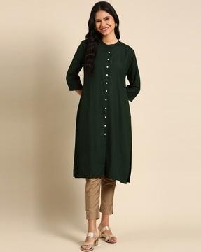 round-neck straight kurta with 3/4th sleeves