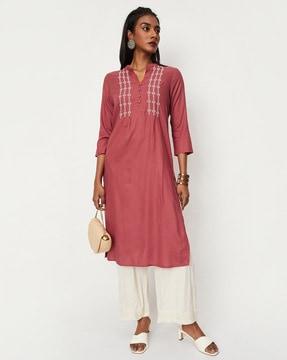 round-neck straight kurta with embroidery