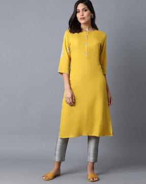 round-neck straight kurta with placement floral print