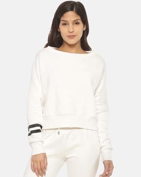 round-neck sweatshirt with contrast stripes