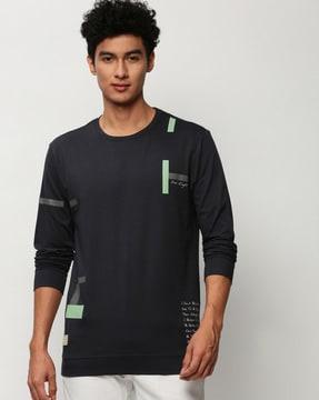 round-neck sweatshirt with full sleeves