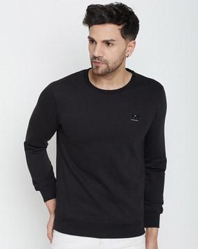 round-neck sweatshirt with full sleeves
