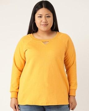 round-neck sweatshirt with raglan sleeves