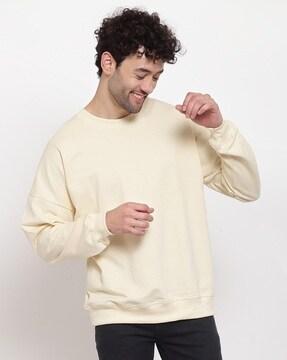 round-neck sweatshirt with ribbed hems