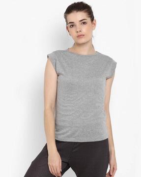 round-neck t-shirt with cap sleeves