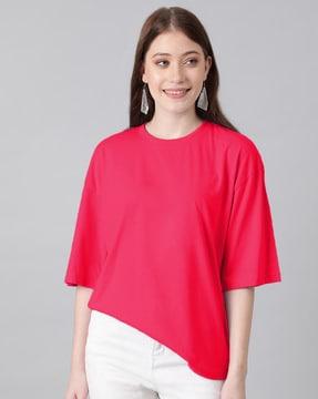 round-neck t-shirt with drop-shoulder sleeves