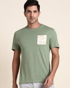 round-neck t-shirt with floral patch pocket