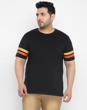 round-neck t-shirt with short-sleeves