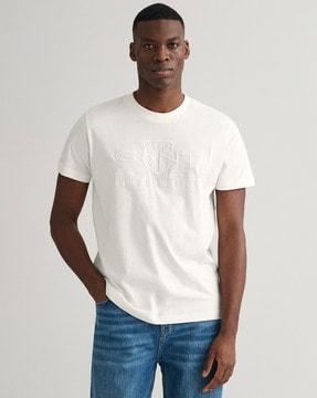 round-neck t-shirt with short sleeves