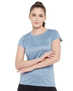 round-neck t-shirt with short sleeves