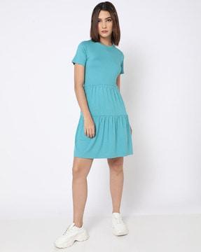 round-neck tiered dress