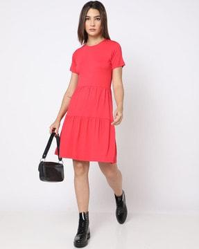 round-neck tiered dress