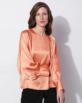 round-neck top with back button-loop closure