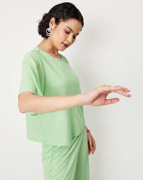 round-neck top with elbow sleeves