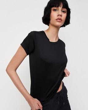 round-neck top with short sleeves