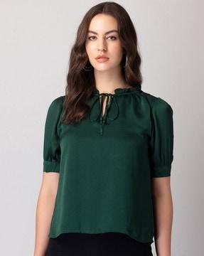 round-neck top with short sleeves