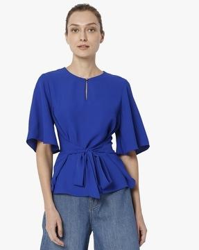 round-neck top with waist tie-up