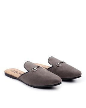 round-toe mules with metal accent