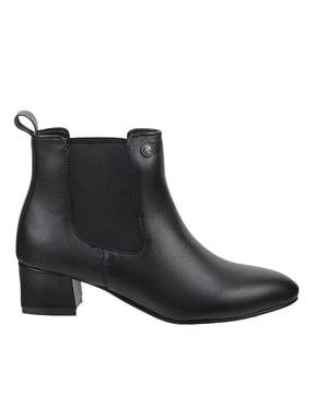 round-toe ankle-length heeled boots