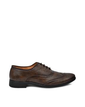 round-toe brogues with lace fastening