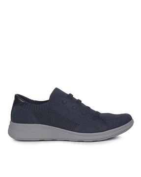 round-toe casual shoes with lace fastening