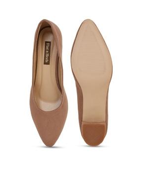 round-toe chunky-heeled shoes