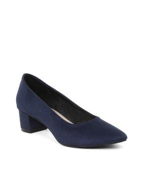 round-toe chunky-heeled shoes