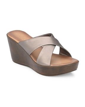 round-toe cross strap wedges