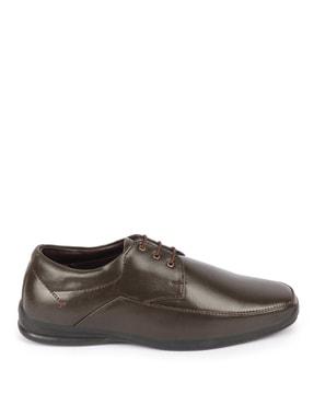 round-toe derbys with lace fastenings