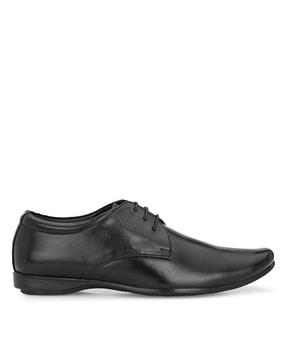 round-toe derbys with lace fastenings