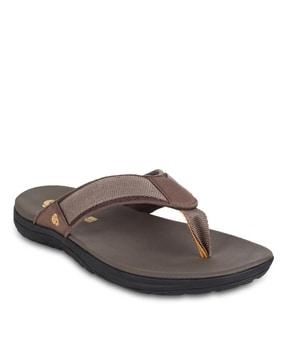 round toe flat heel sandals