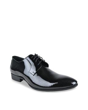 round-toe formal shoes