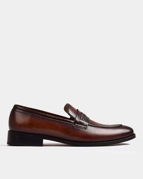 round-toe formal slip-on shoes