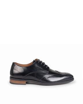 round-toe lace-up brogues