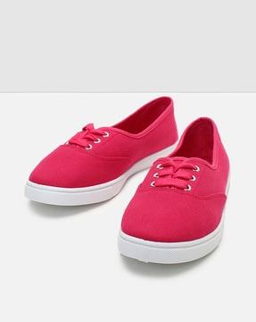 round-toe lace-up canvas shoes