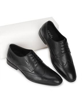 round-toe lace-up derbys shoes